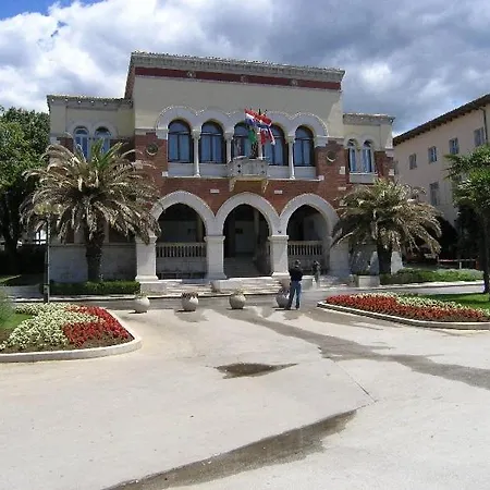 Pool-apartments 아파트