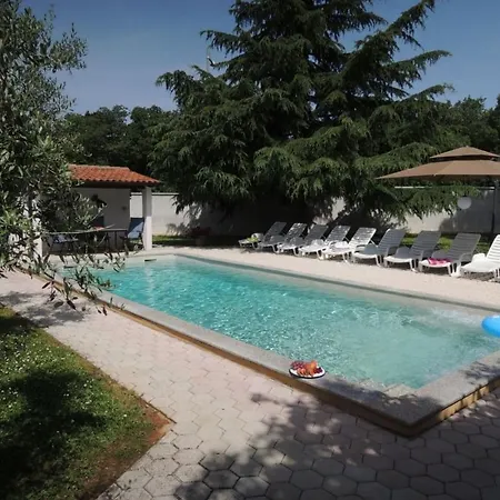 公寓 Pool-apartments *