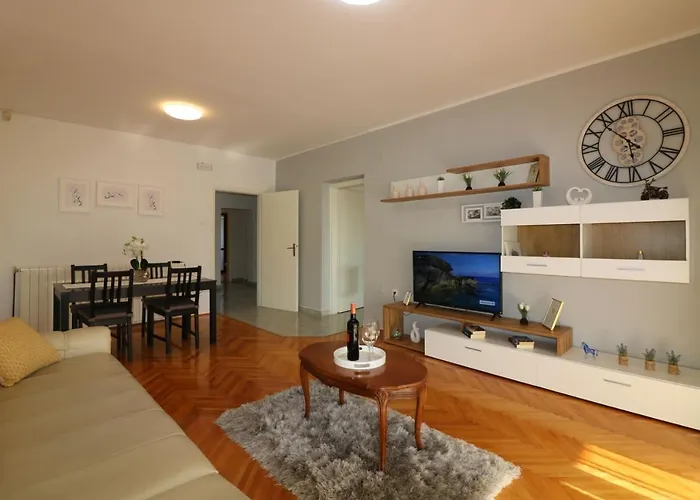 Pool-apartments 아파트 포레치