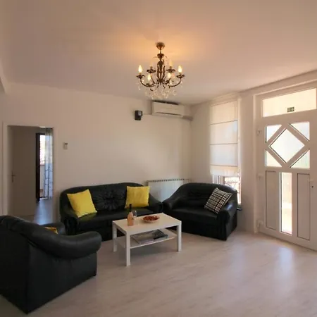 Pool-apartments Διαμέρισμα Πόρετς