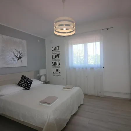 Διαμέρισμα Pool-apartments